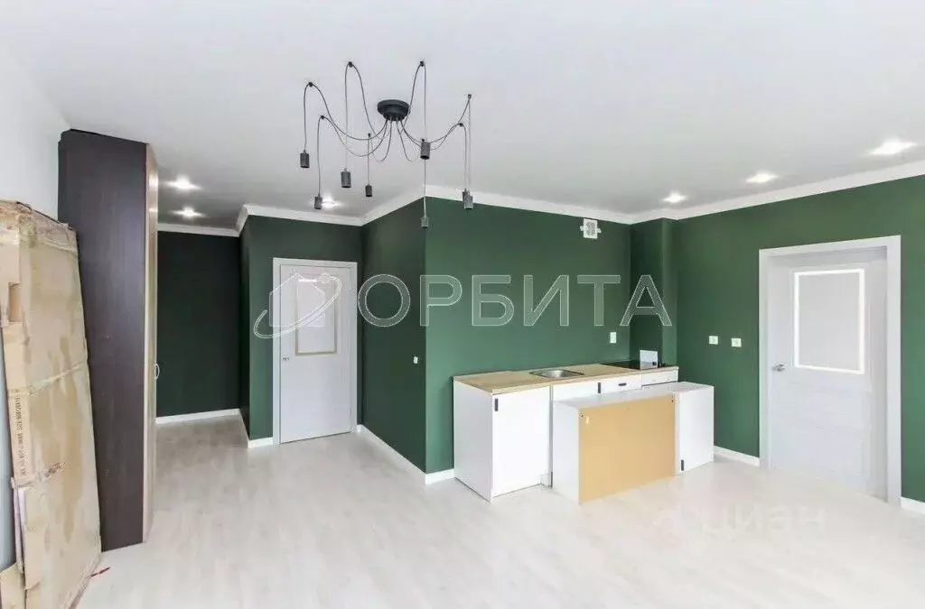 1-к кв. Тюменская область, Тюмень ул. Мельникайте, 2к4 (57.0 м) - Фото 0
