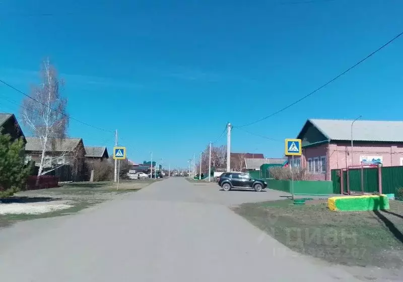 Участок в Саратовская область, Энгельсский район, Красноярское ... - Фото 0