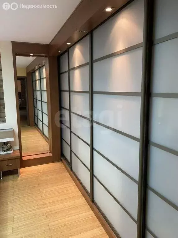 4-комнатная квартира: Севастополь, площадь 50-летия СССР, 4/1 (125.6 ... - Фото 2