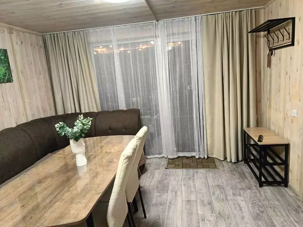 Дом в Алтай, Чемальский район, пос. Усть-Сема ул. Луговая, 6 (60 м) - Фото 1