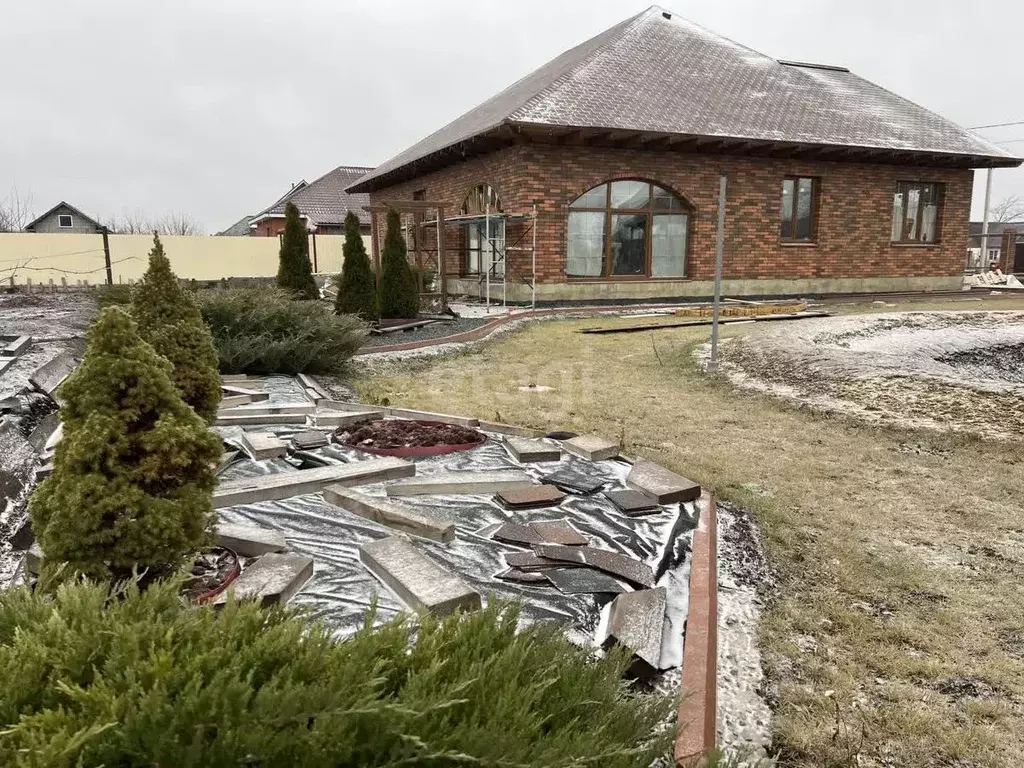 Дом в Белгородская область, Старооскольский городской округ, с. ... - Фото 0