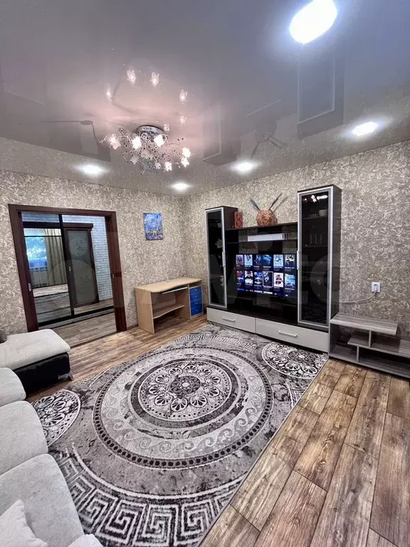 3-к. квартира, 65 м, 2/9 эт. - Фото 1