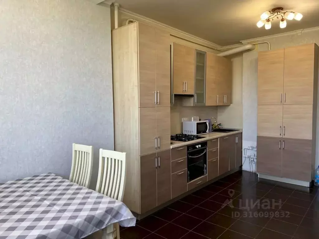 1-к кв. Краснодарский край, Геленджик ул. Грибоедова, 62 (50.0 м) - Фото 0