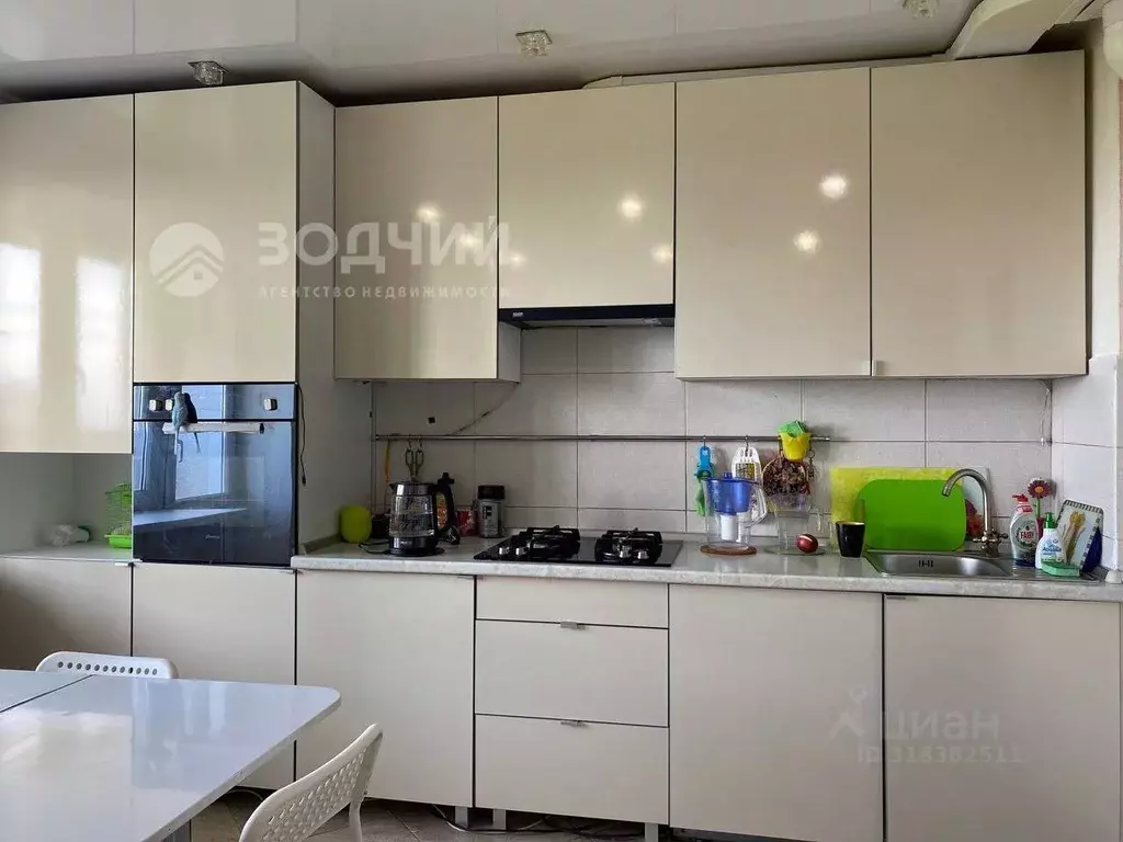 2-к кв. Чувашия, Чебоксары ул. Филиппа Лукина, 4 (90.0 м) - Фото 0