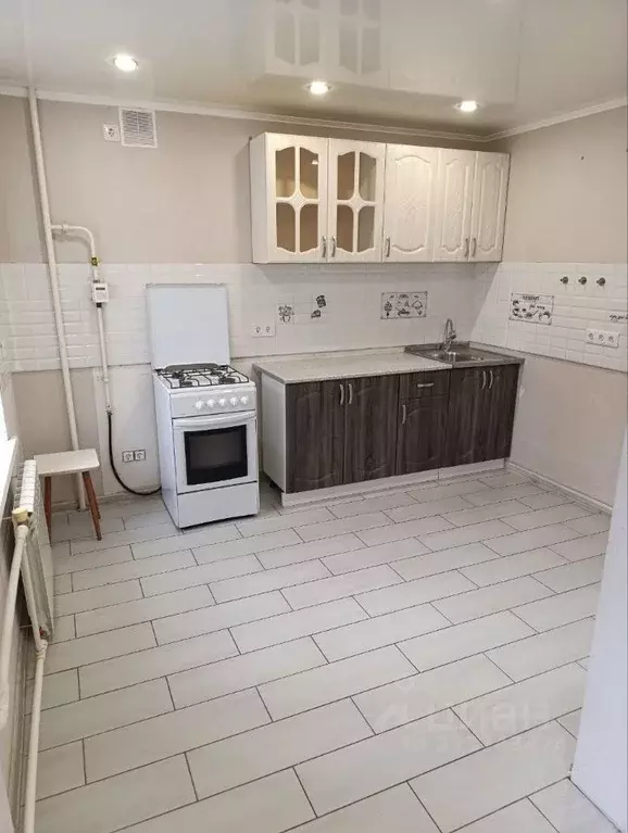 3-к кв. Омская область, Омск ул. Малиновского, 17 (74.1 м) - Фото 1