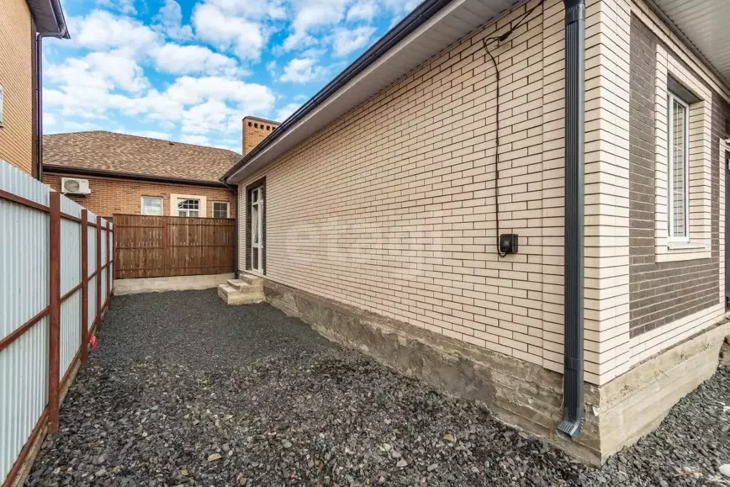 Дом в Ростовская область, Азовский район, Обильненское с/пос, пос. ... - Фото 1