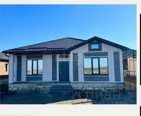 Дом в Ставропольский край, Михайловск Шпаковский район, ул. Андрея ... - Фото 1