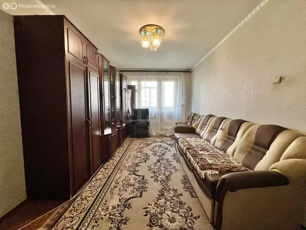 3-комнатная квартира: Строитель, улица Жукова, 7 (69 м) - Фото 1