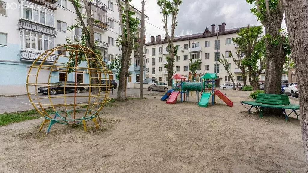 3-комнатная квартира: Тюмень, улица Орджоникидзе, 50А (86.7 м) - Фото 0