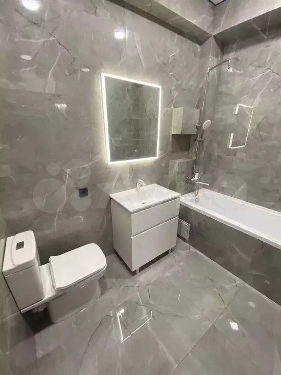 2-к. квартира, 80 м, 1/10 эт. - Фото 0
