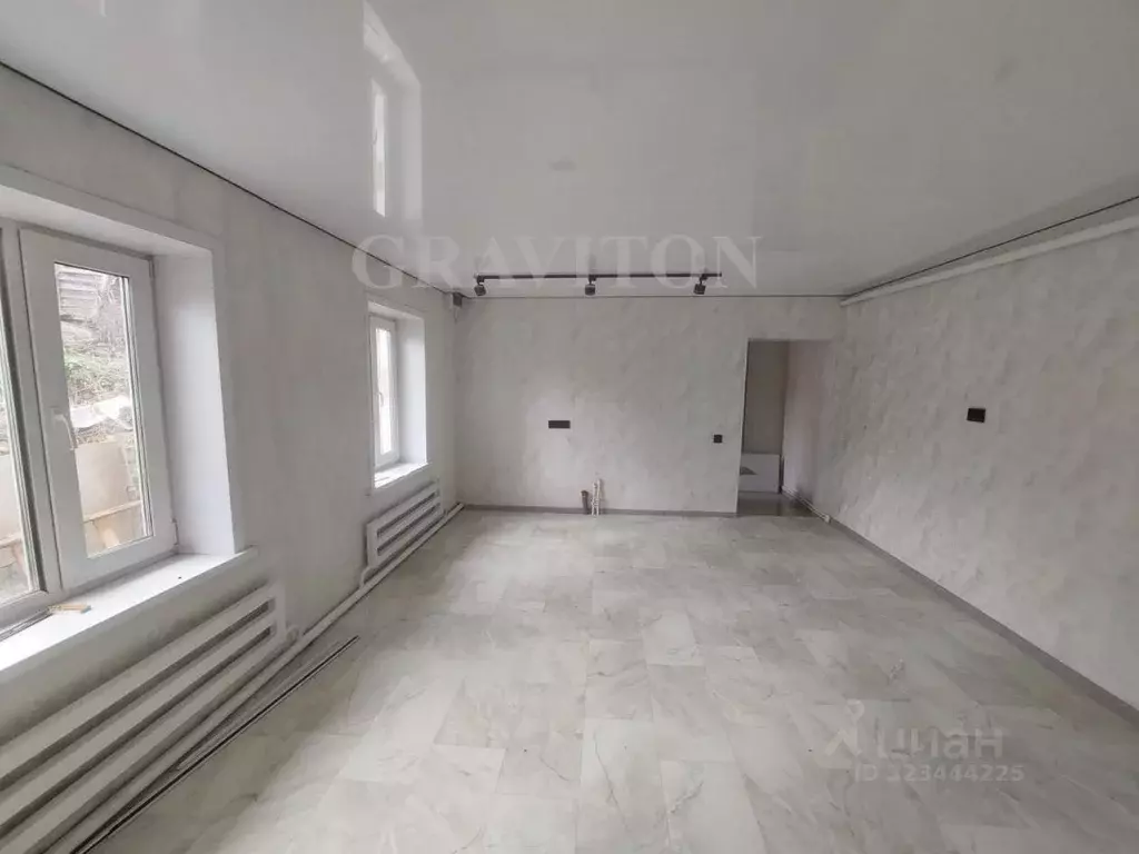 2-к кв. Алтай, Горно-Алтайск Тугаинский пер., 14 (55.0 м) - Фото 1