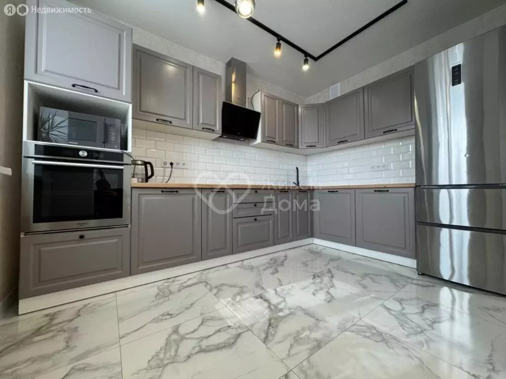 2-комнатная квартира: Волгоград, улица Расула Гамзатова, 11 (52 м) - Фото 1