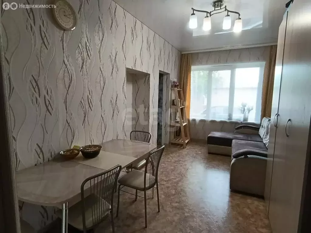 3-комнатная квартира: Черногорск, улица Ленина, 40 (60.8 м) - Фото 0