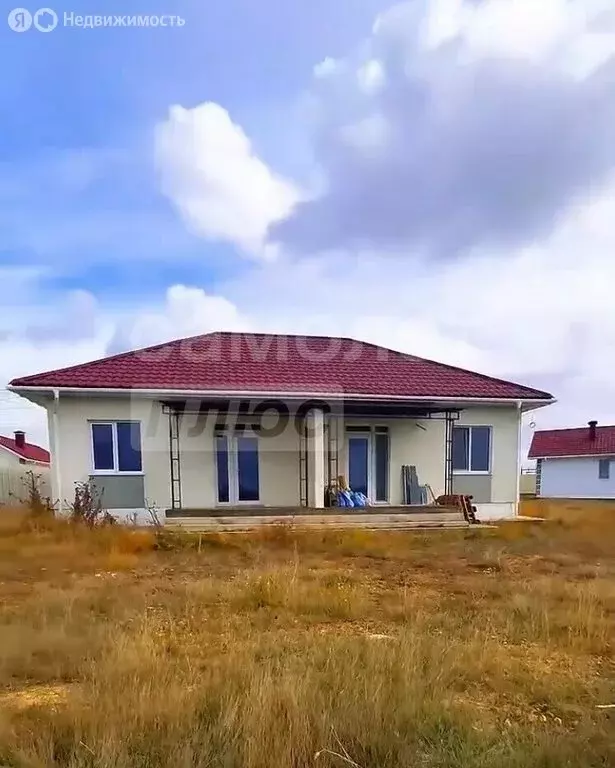 Дом в Сакский район, Суворовское сельское поселение, село Лиманное ... - Фото 1