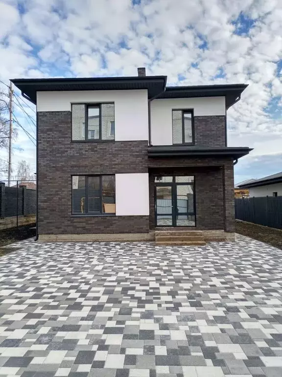 Дом в Ставропольский край, Ставрополь ул. Серова, 41 (167 м) - Фото 1