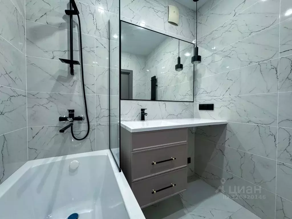 3-к кв. Брянская область, Брянск ул. Комарова, 47 (82.0 м) - Фото 2