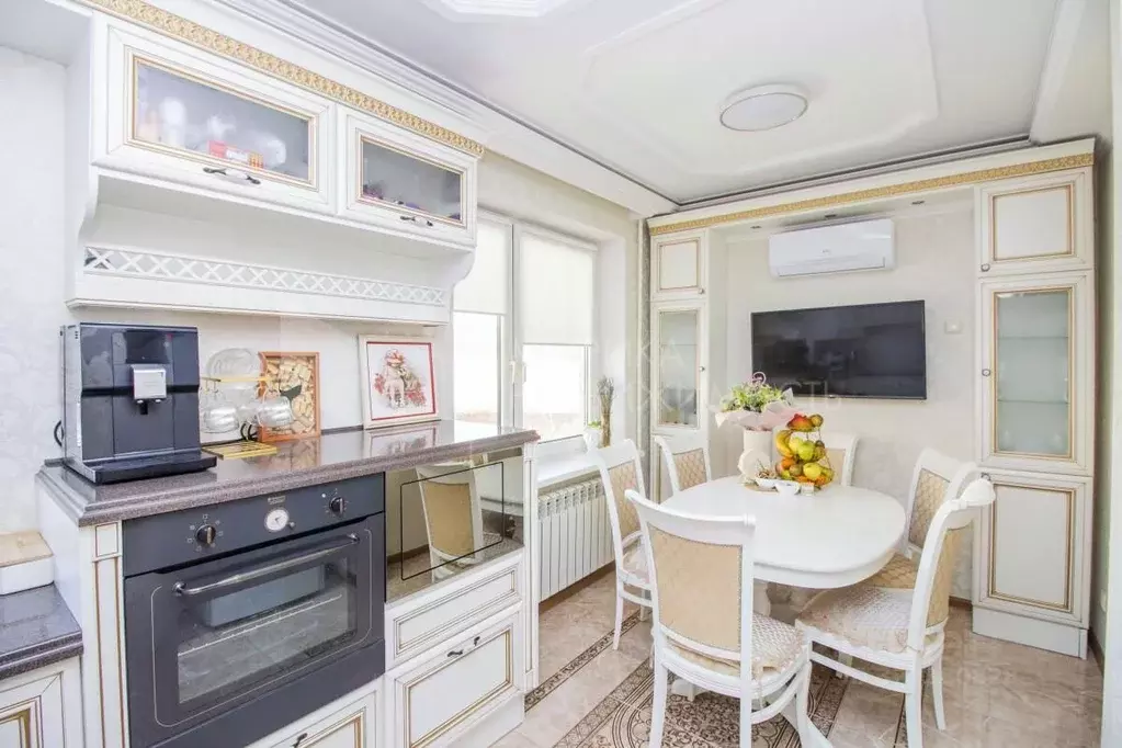 3-к кв. Тюменская область, Тюмень ул. Пермякова, 35 (92.0 м) - Фото 1