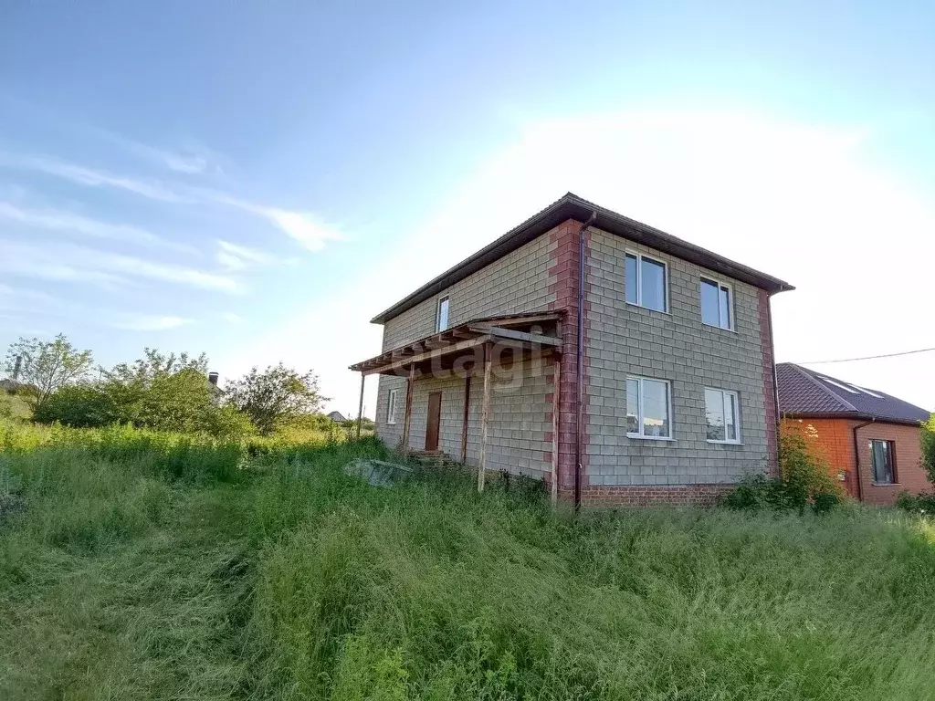Дом в Белгородская область, Белгородский район, Крутологское с/пос, с. ... - Фото 0