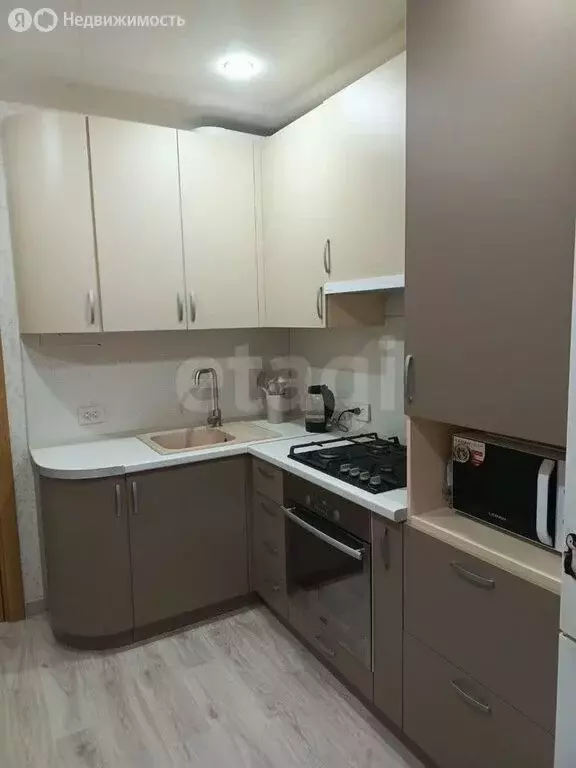 3-комнатная квартира: Курган, жилой район Заозёрный, 3-й микрорайон, 8 ... - Фото 2