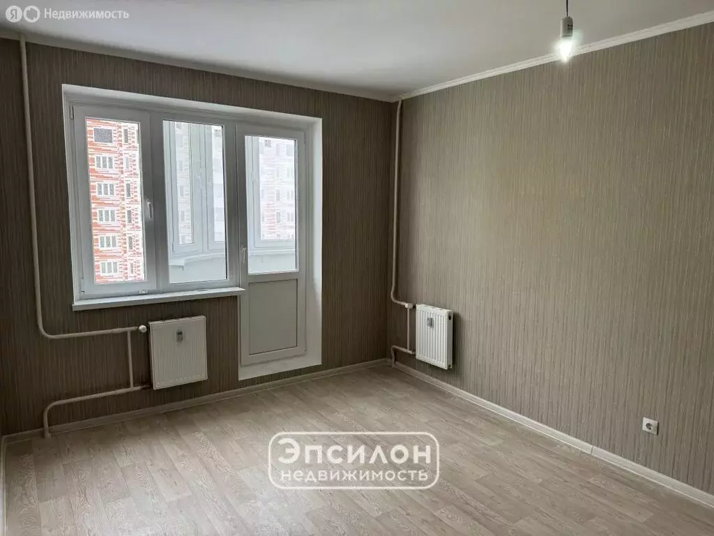 1-комнатная квартира: Курск, улица Вадима Кирпиченко, 4 (37.5 м) - Фото 1