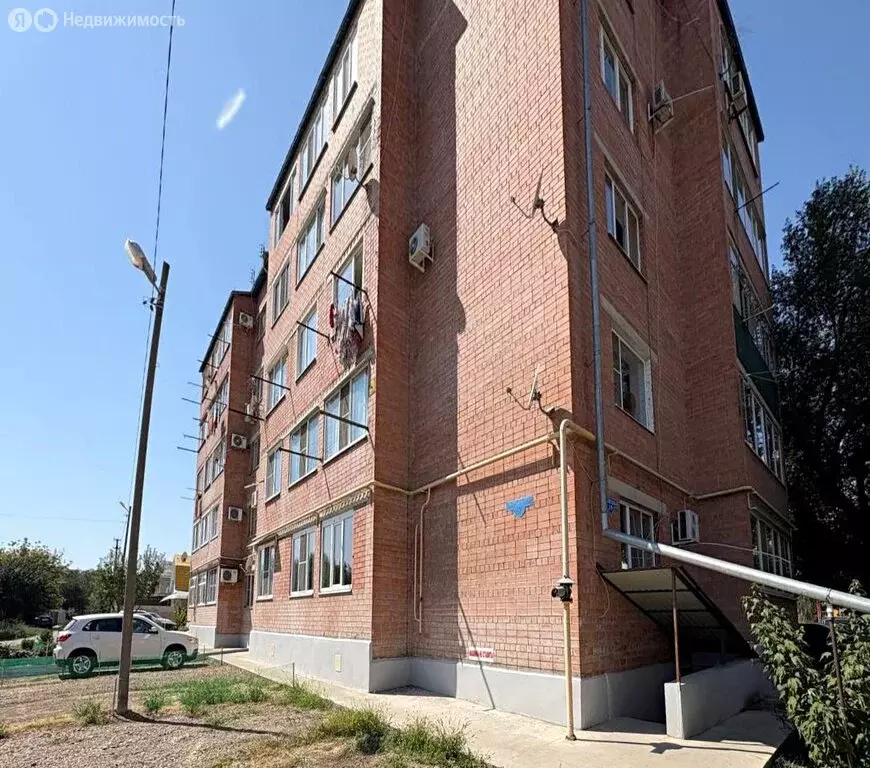 2-комнатная квартира: Новокубанск, Комсомольская улица, 10 (49.6 м) - Фото 0