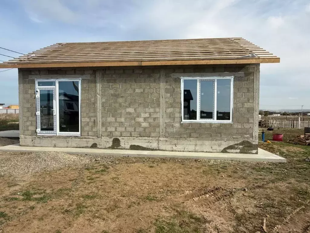 Дом в Краснодарский край, Темрюкский район, Тамань ст-ца ул. Ясная (80 ... - Фото 2