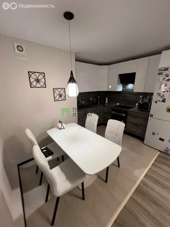 2-комнатная квартира: Ижевск, Клубная улица, 25А (50 м) - Фото 1