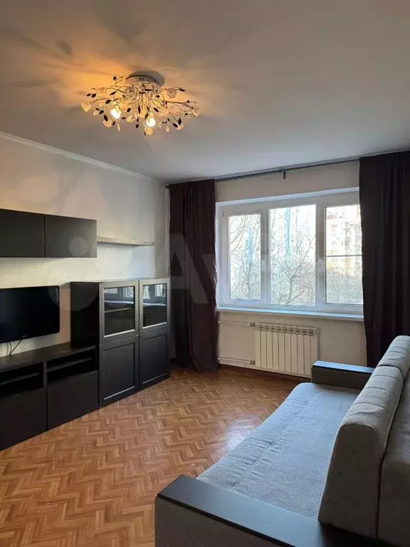 2-к. квартира, 55 м, 4/9 эт. - Фото 0