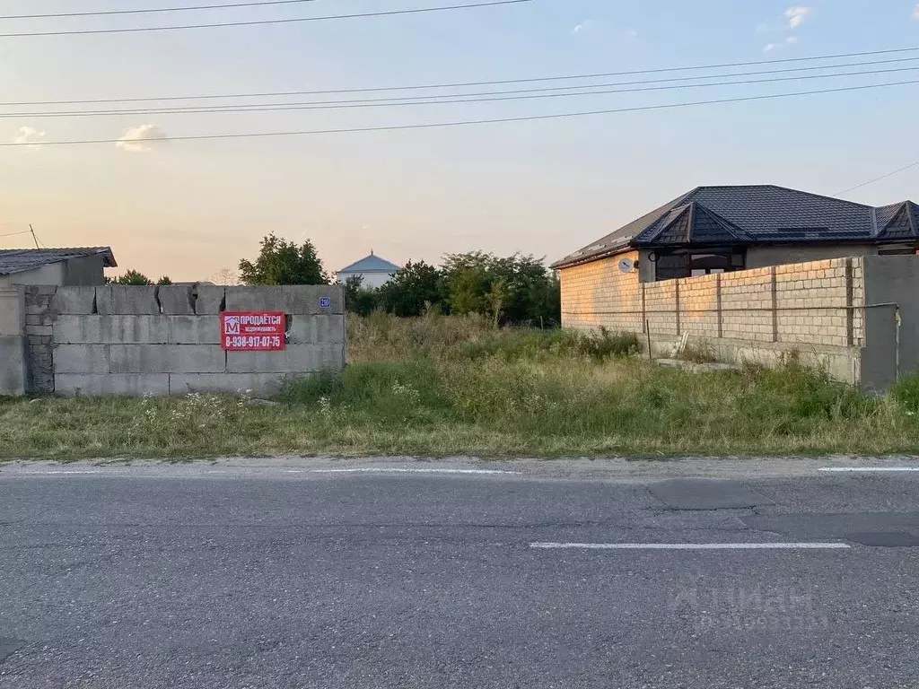 Участок в Кабардино-Балкария, Чегем ул. Имени Михаила Хамзетовича ... - Фото 0