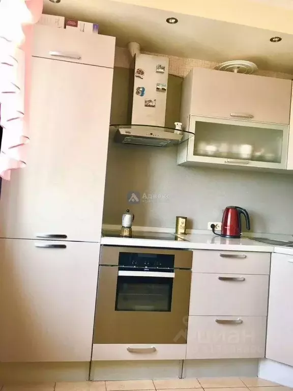 2-к кв. Тюменская область, Тюмень Механическая ул., 27 (50.0 м) - Фото 0
