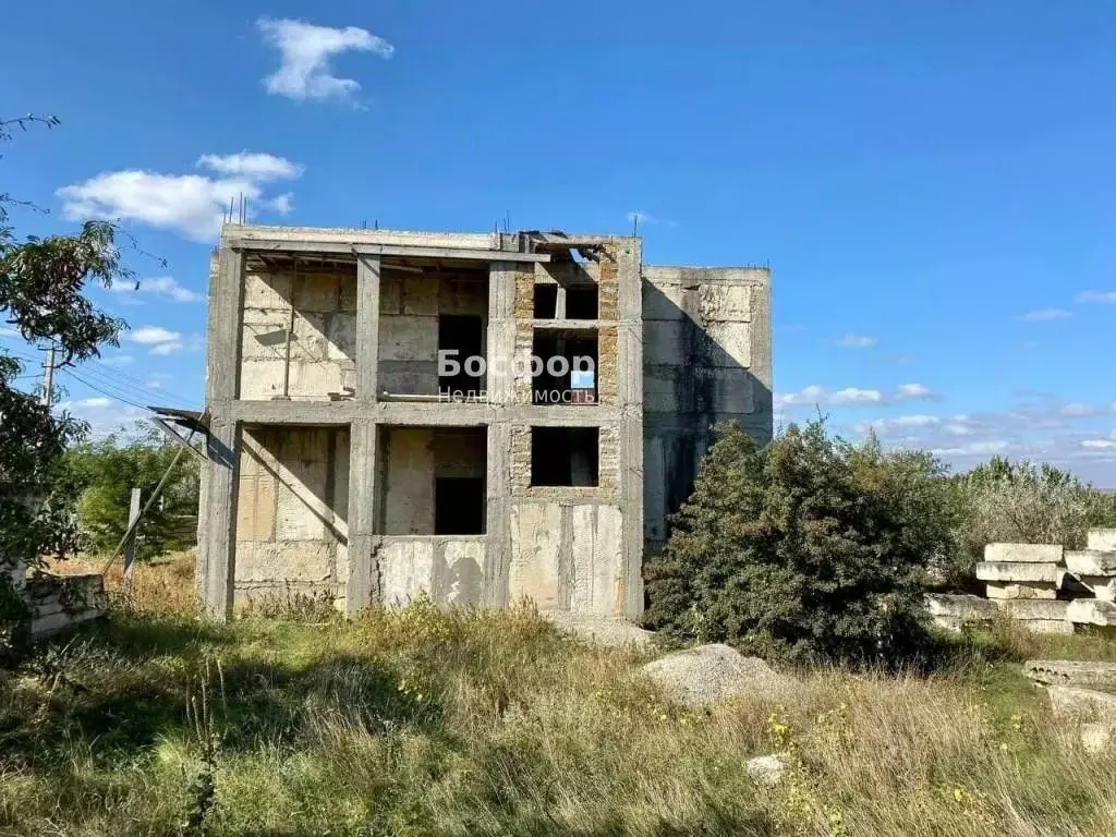 Дом в Крым, Феодосия городской округ, с. Ближнее ул. 2-я Октябрьская, ... - Фото 0