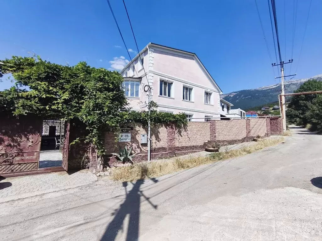 Дом в Крым, Ялта ул. Имени Умера Акмоллы Адаманова, 56 (166 м) - Фото 1