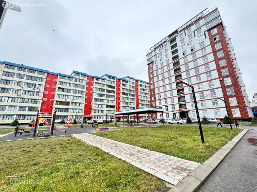 3-комнатная квартира: Нальчик, улица Лермонтова, 4 (100 м) - Фото 1