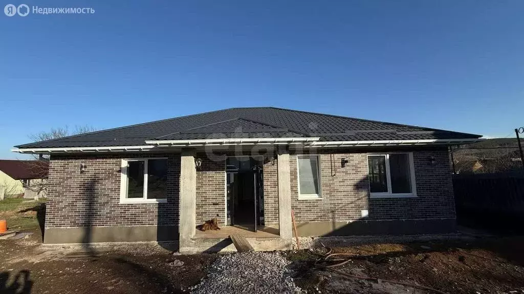 Дом в Трудовское сельское поселение, село Строгоновка, улица Ай-Петри ... - Фото 1