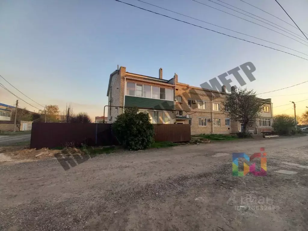 3-к кв. Калмыкия, с. Малые Дербеты ул. Пролетарская, 4 (68.9 м) - Фото 0