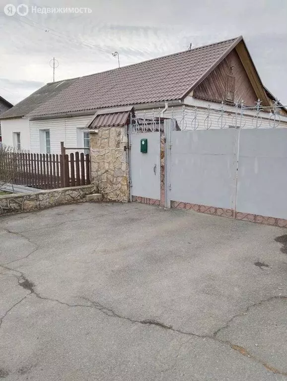 3-комнатная квартира: посёлок Дубровка, улица Мира, 13 (66.8 м) - Фото 1