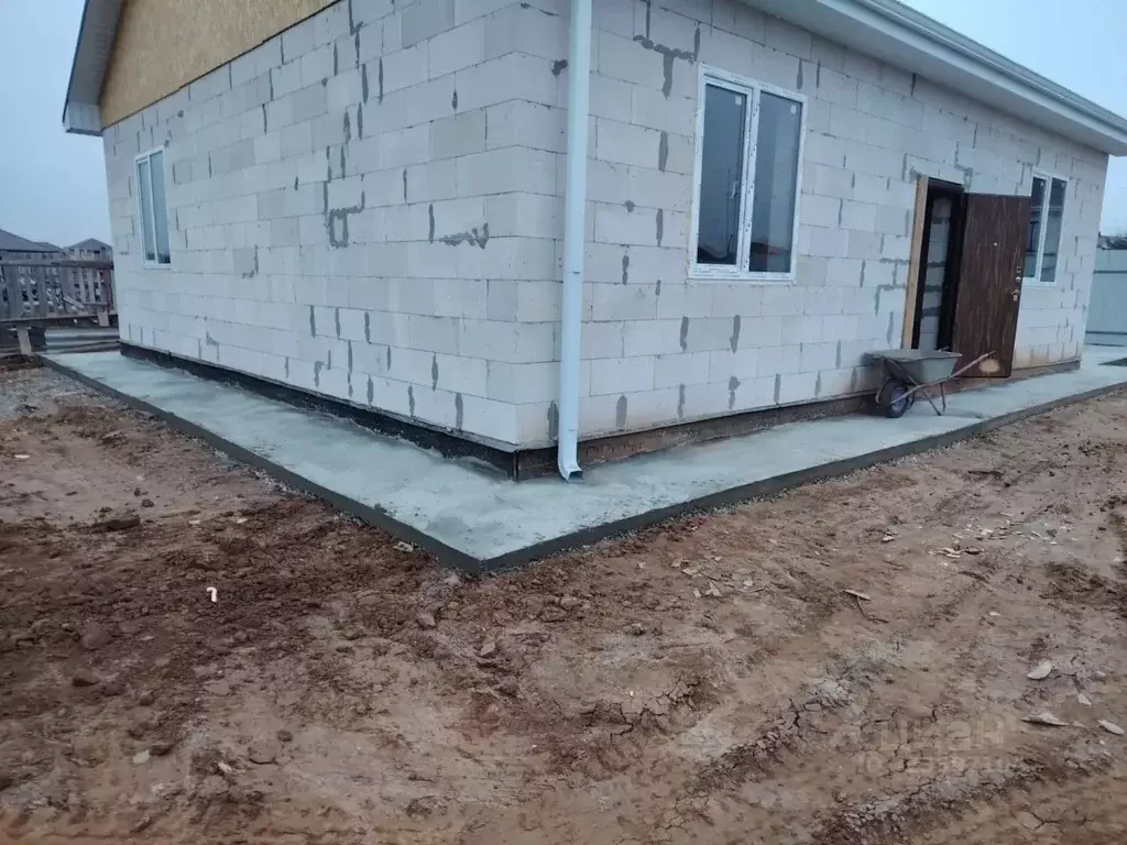 Дом в Астраханская область, Наримановский район, с. Старокучергановка ... - Фото 2