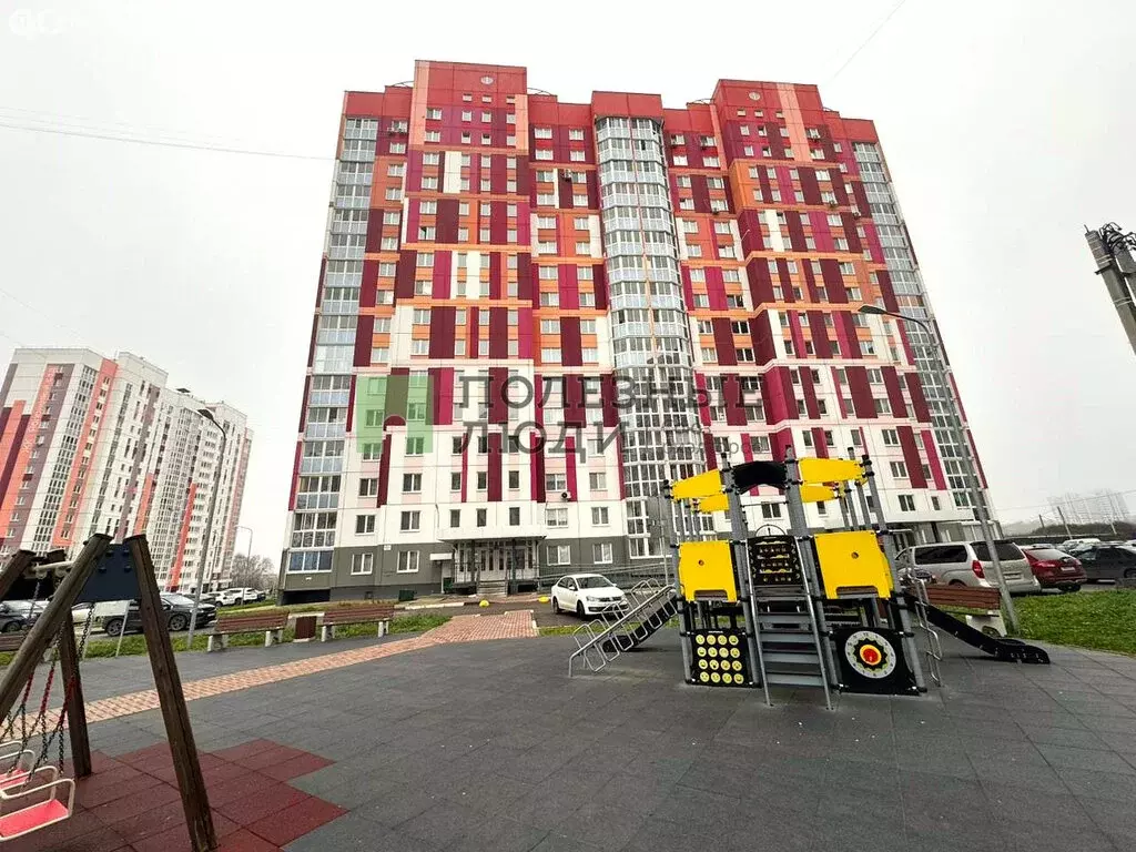 2-комнатная квартира: Жилина, улица Генерала Лаврова, 1к3 (61.7 м) - Фото 1