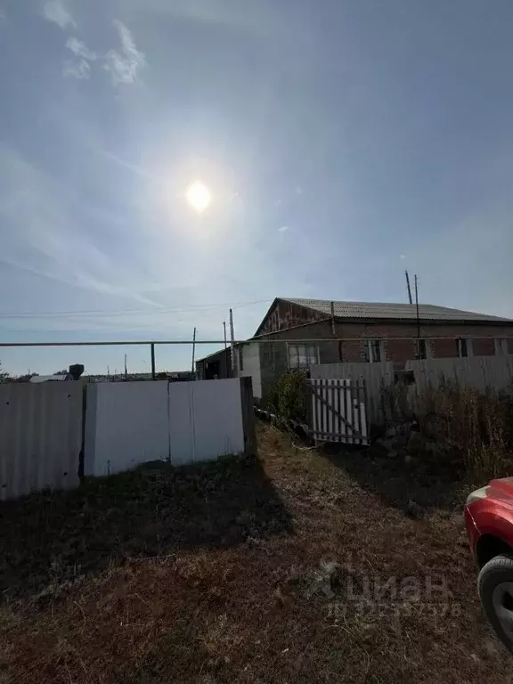 Дом в Оренбургская область, Ясненский муниципальный округ, пос. ... - Фото 0