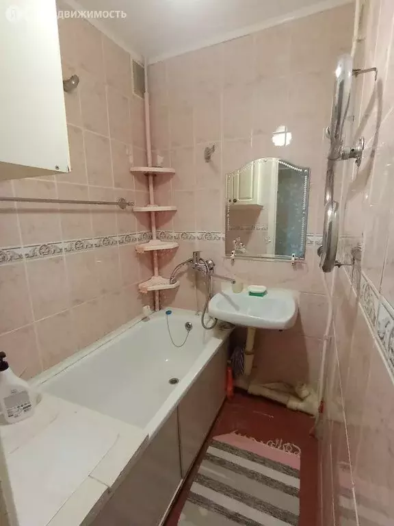 3-комнатная квартира: Альметьевск, улица Чернышевского, 46 (62 м) - Фото 1