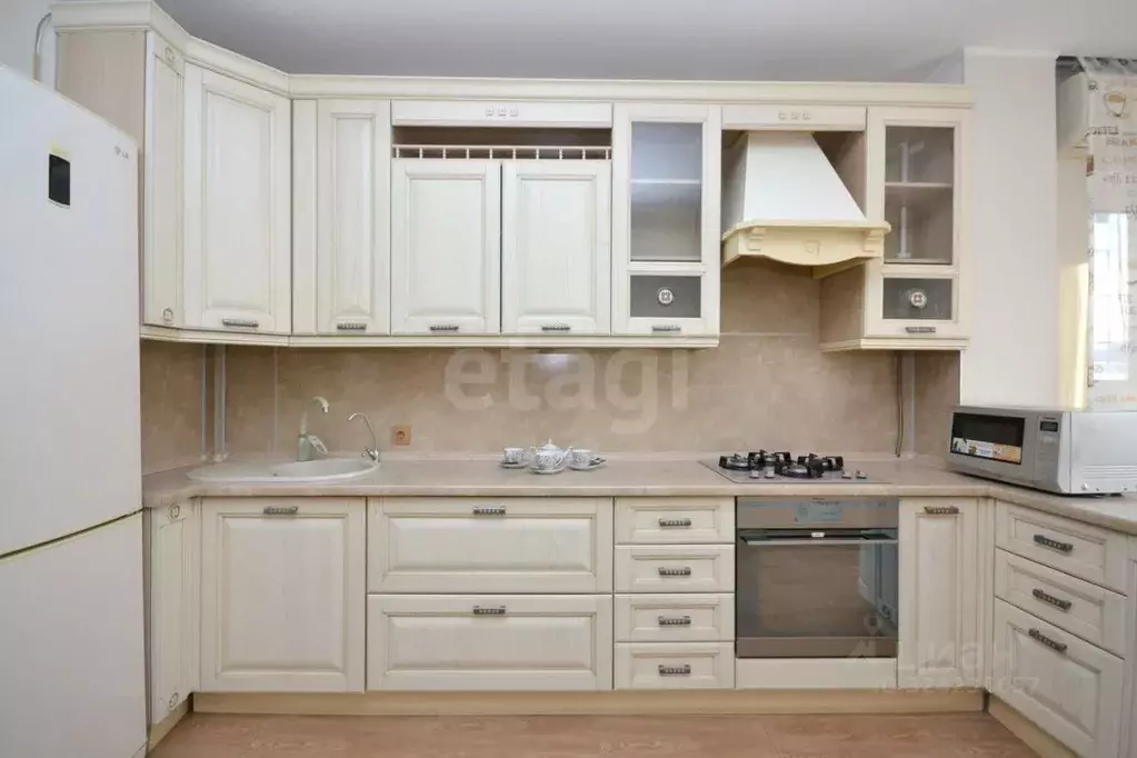 2-к кв. Саха (Якутия), Якутск ул. Кутузова, 2 (82.0 м) - Фото 1