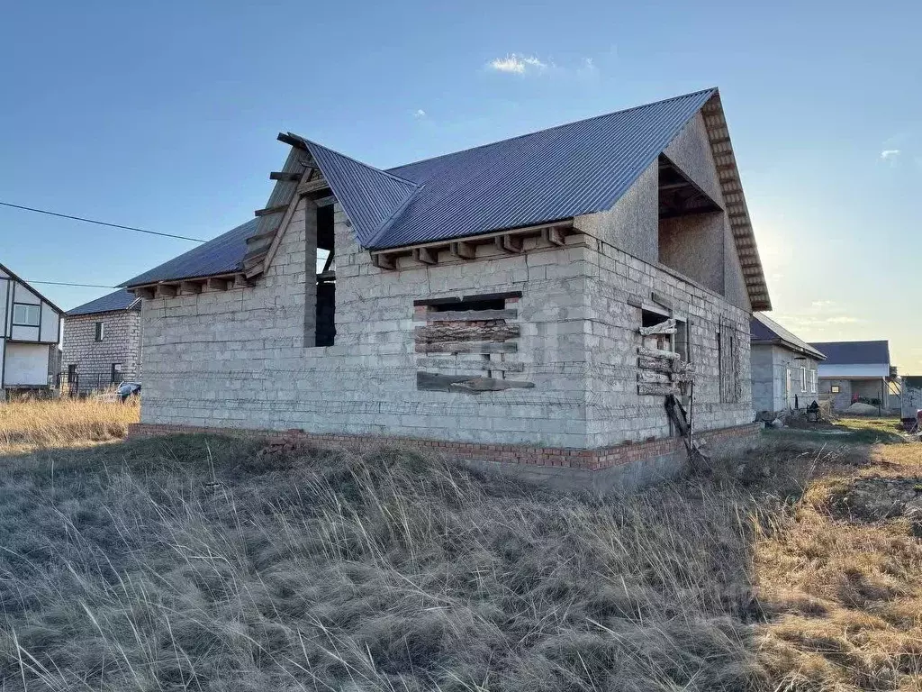 Дом в Оренбургская область, Оренбургский район, Экспериментальный ... - Фото 1
