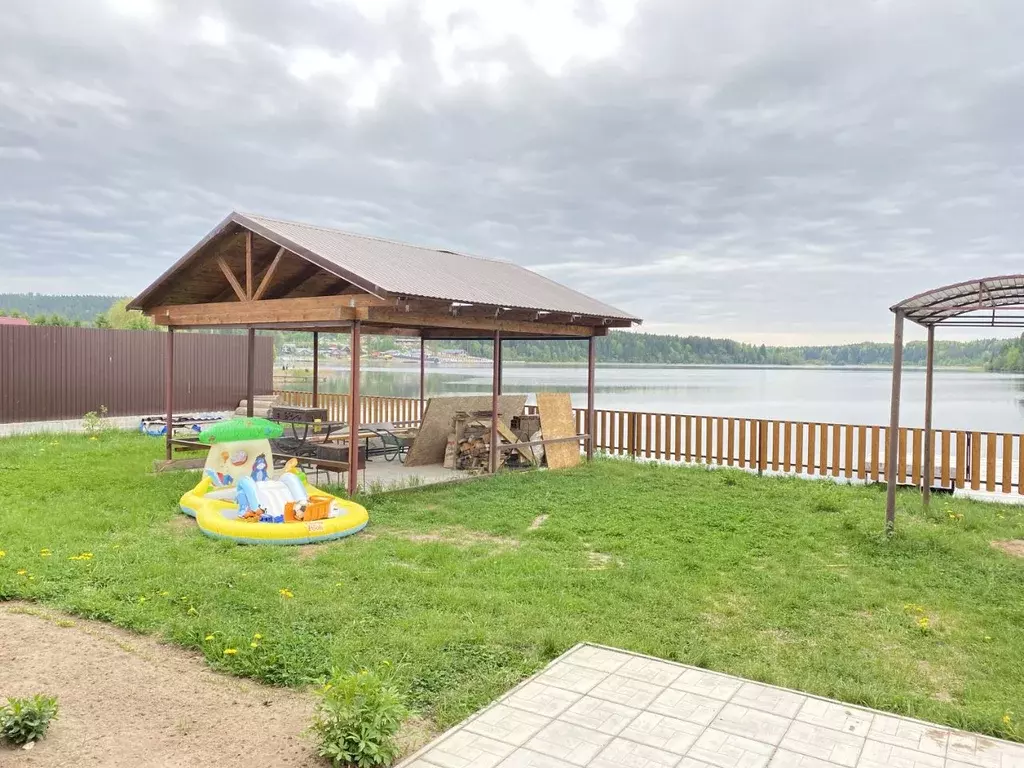 Коттедж в Пермский край, Добрянский муниципальный округ, д. Нижнее ... - Фото 1