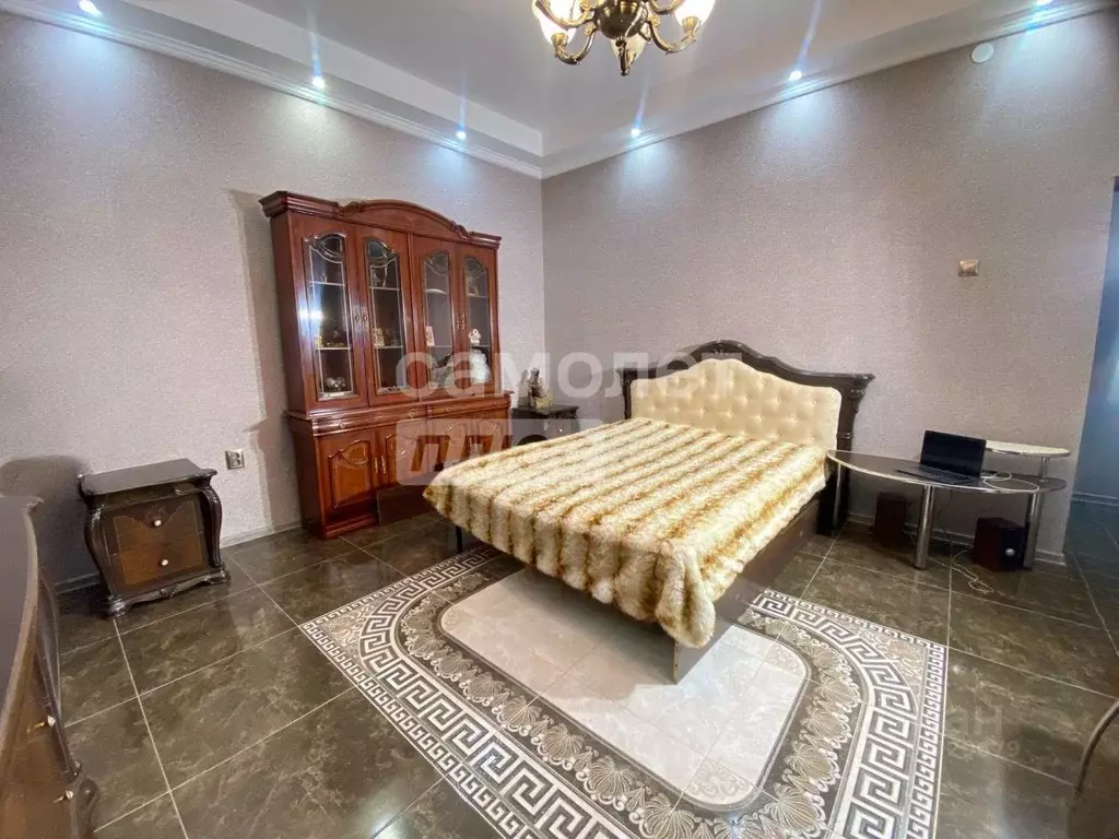 2-к кв. Курская область, Курск Ендовищенская ул., 8 (66.0 м) - Фото 0