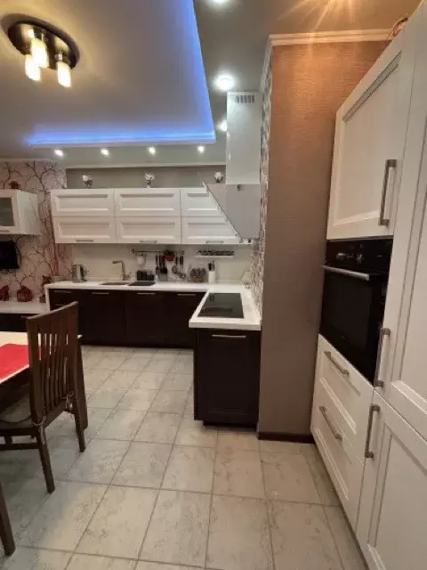 Продаётся 1-к квартира, 50 м - Фото 1
