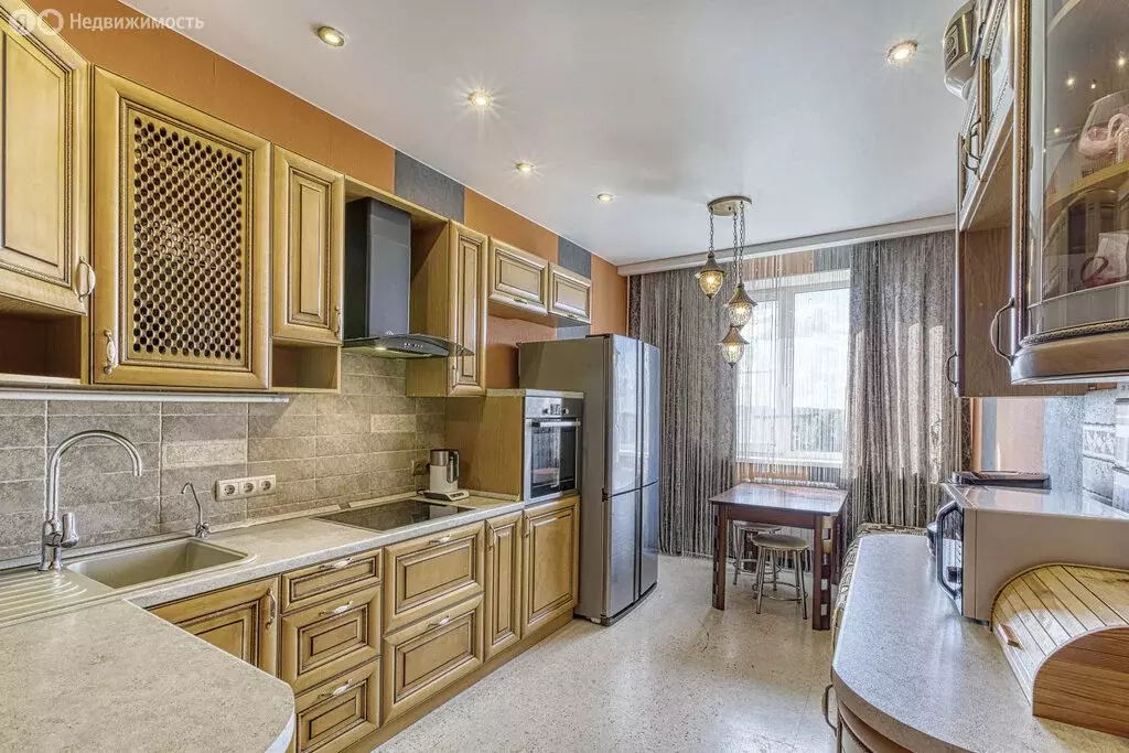 3-комнатная квартира: посёлок ЛМС, микрорайон Центральный, 32 (94.7 м) - Фото 1