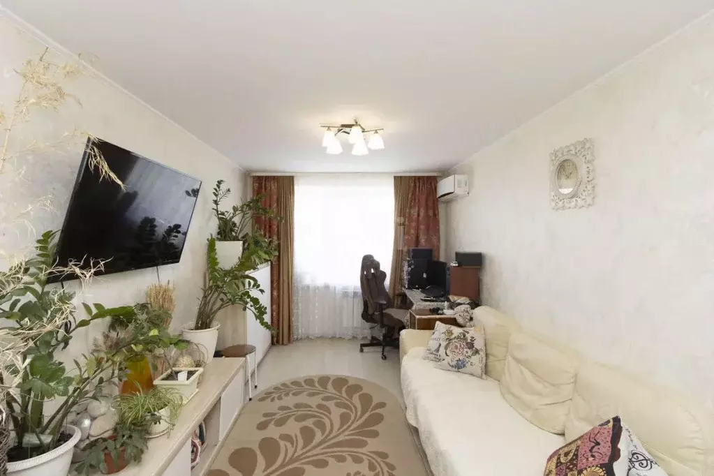 3-к кв. Тюменская область, Тюмень ул. Елизарова, 49 (66.2 м) - Фото 1