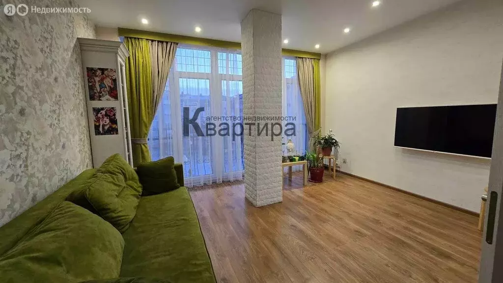 2-комнатная квартира: Смоленск, улица 8 Марта, 20А (80 м) - Фото 1