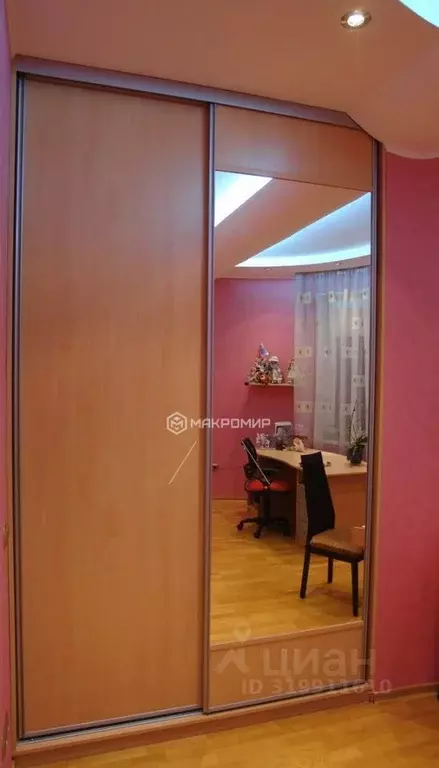 3-к кв. Ханты-Мансийский АО, Сургут Университетская ул., 7 (141.7 м) - Фото 2