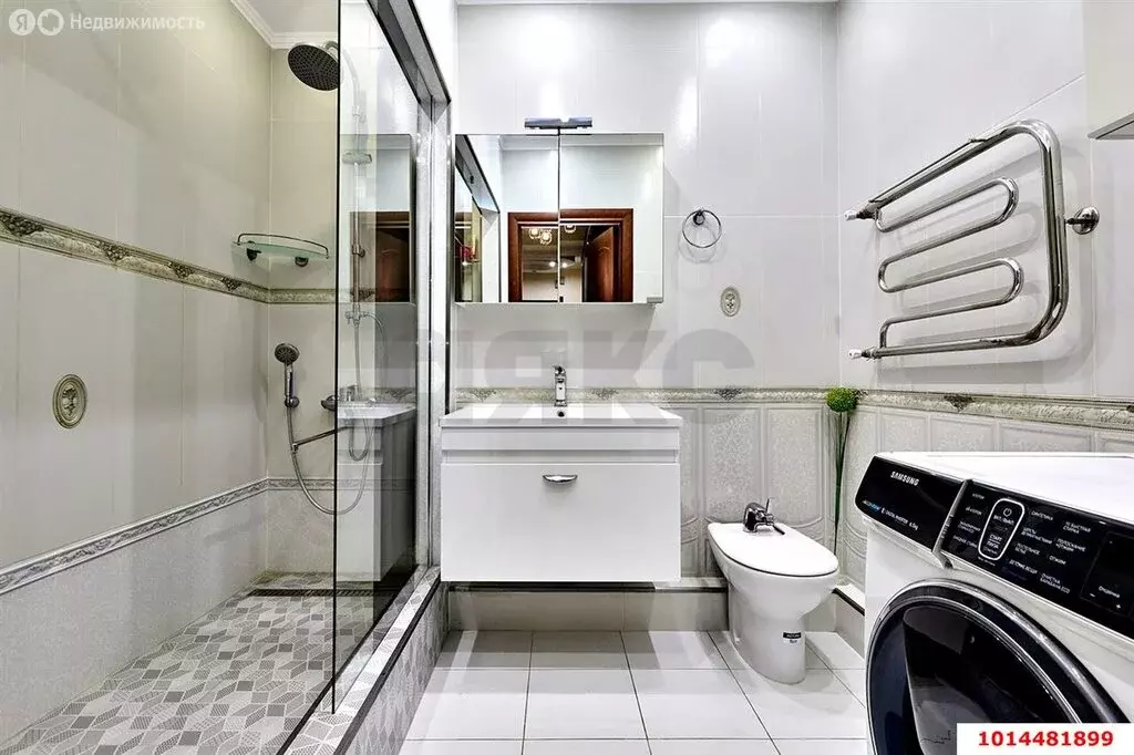 3-комнатная квартира: Краснодар, Российская улица, 72/1к1 (100 м) - Фото 0